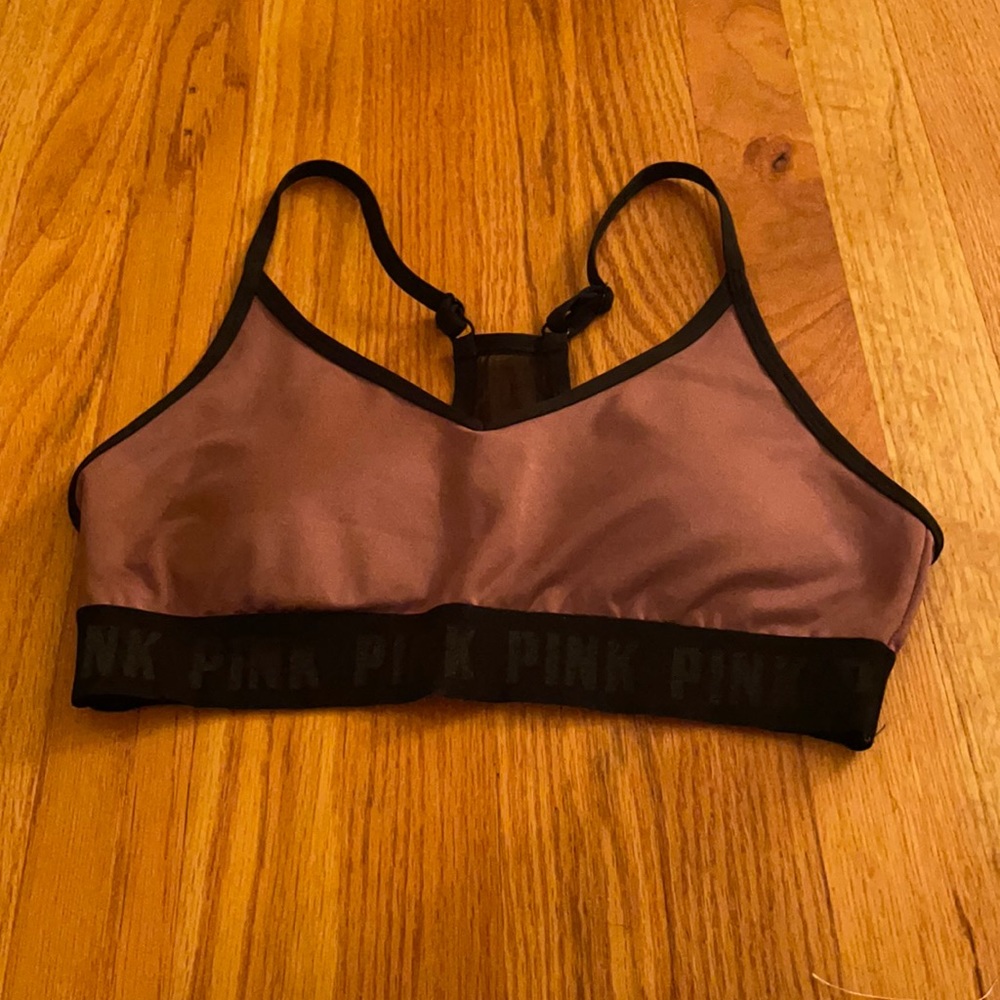 Pink sports bra. Size medium. Perfect condition. Worn once.